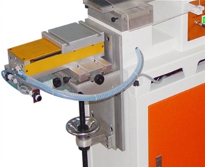 工作臺前后移動